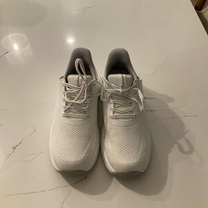 Women's OrthoFeet Nira Hands-free White Sneakers Size 7 1/2